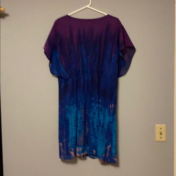 Knee-Length Dress - Picture 2 of 3